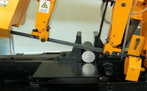 罗湖数控带锯床自动送料精度会出现偏差吗？